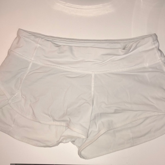 White lulu shorts - Picture 1 of 3